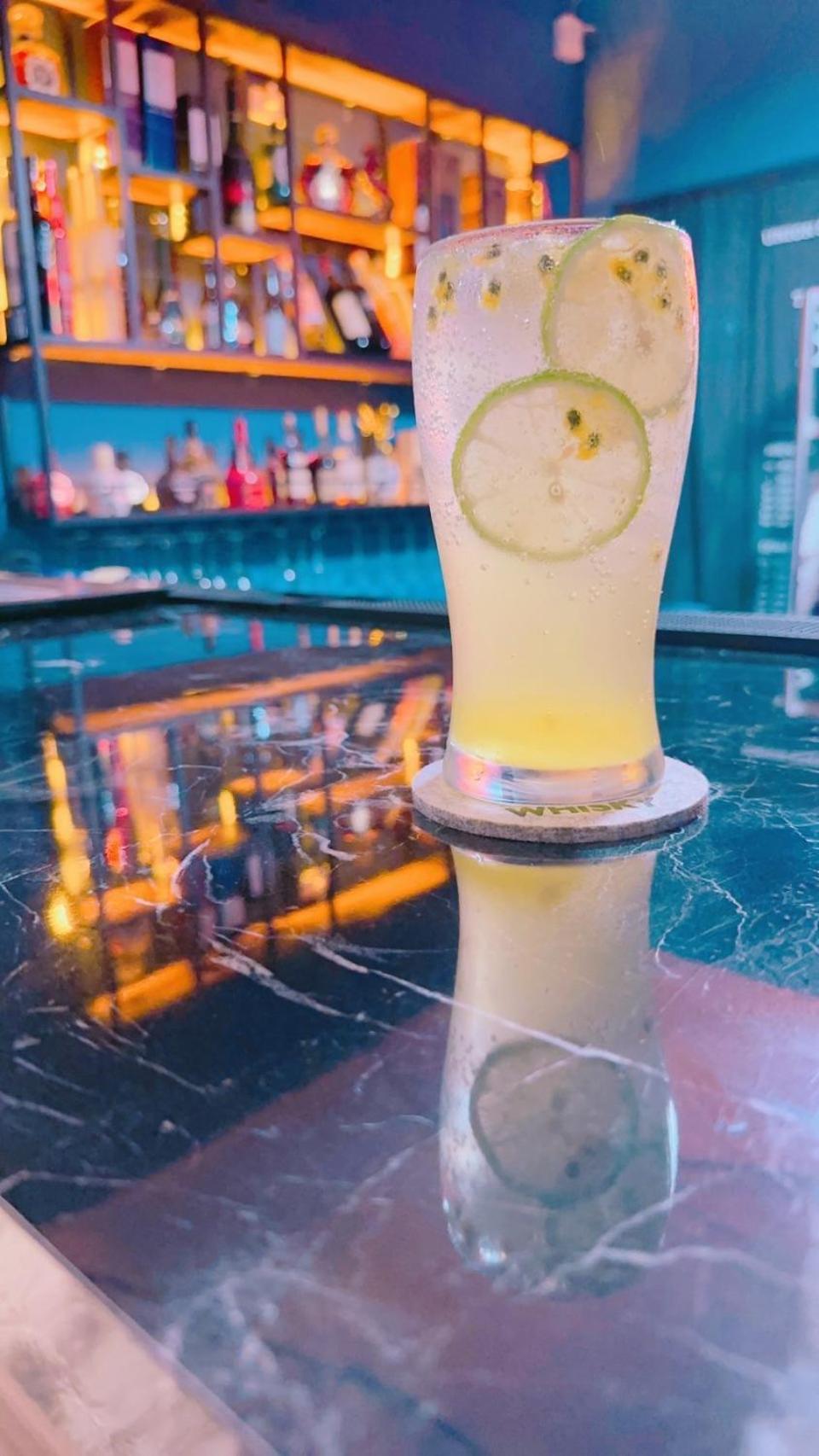 Like Hostel & Bar Lounge Каосюн Екстериор снимка